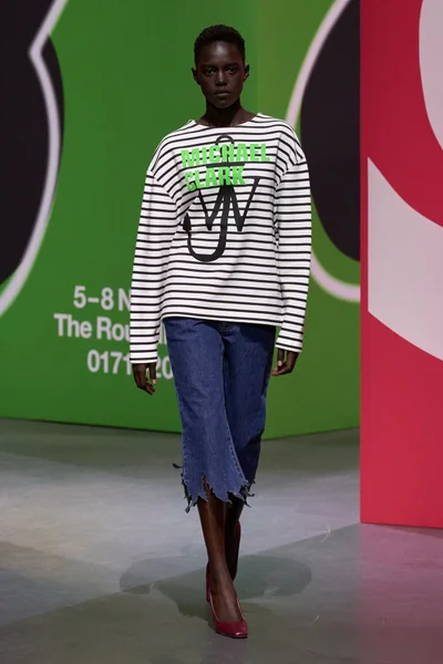 Look 30